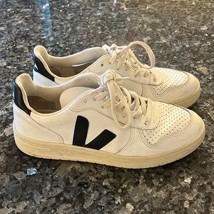 Veja V-10 White Black sneakers size 39